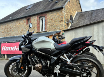 Honda CB650R E-Clutch - Gris Nardo - 07/2025