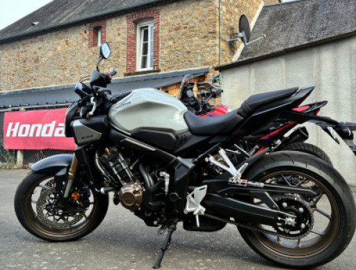 Honda CB650R E-Clutch - Gris Nardo - 07/2025