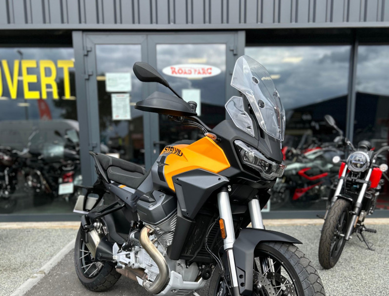 MOTO GUZZI STELVIO 1100 Giallo Savana