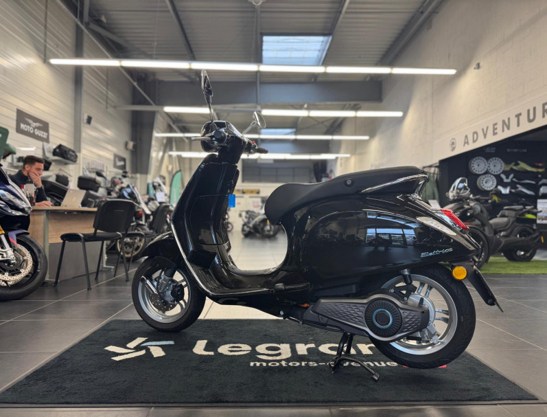 VESPA PRIMAVERA ELETTRICA 45 KM/H