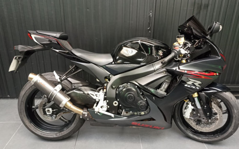 SUZUKI GSX-R 750