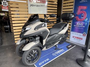 YAMAHA TRICITY 300