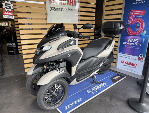 YAMAHA TRICITY 300