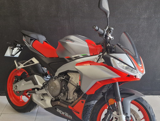 APRILIA TUONO 660