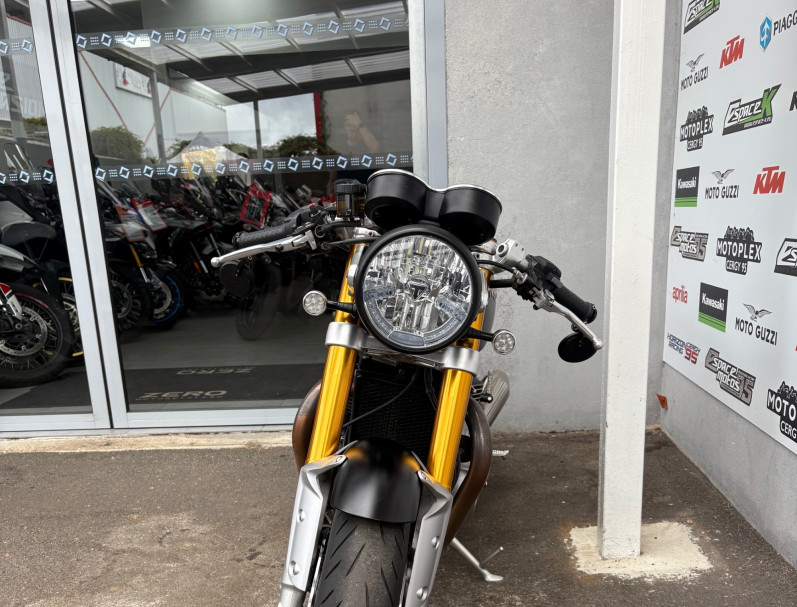 TRIUMPH THRUXTON 1200 R