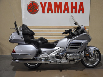 HONDA GL1800 GOLDWING