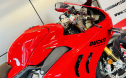 DUCATI PANIGALE V4S / V4 S / V 4S / V 4 S COMME NEUVE