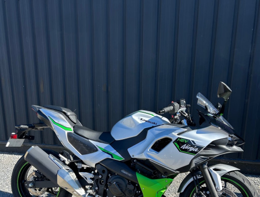 KAWASAKI Ninja 7 Hybrid