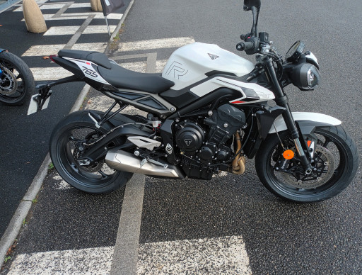 TRIUMPH STREET TRIPLE 765 R a2