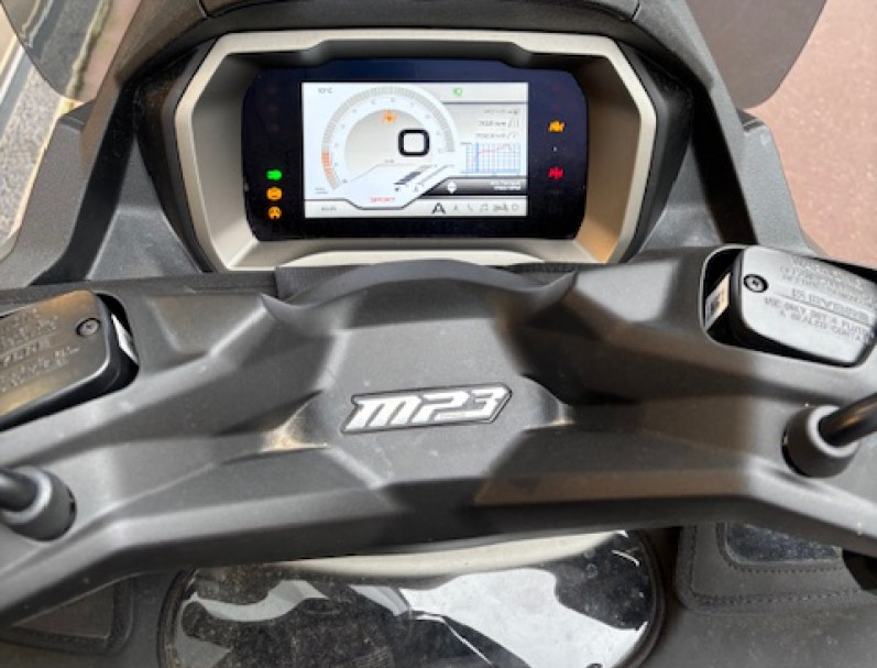 PIAGGIO MP3 530 HPE EXCLUSIVE