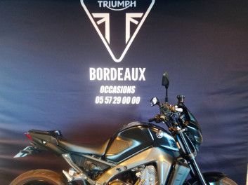YAMAHA MT-09 1ere MAIN