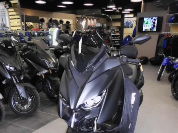 YAMAHA XMAX 300