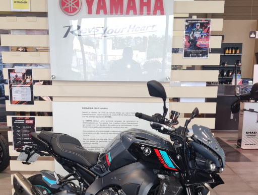 YAMAHA MT-10