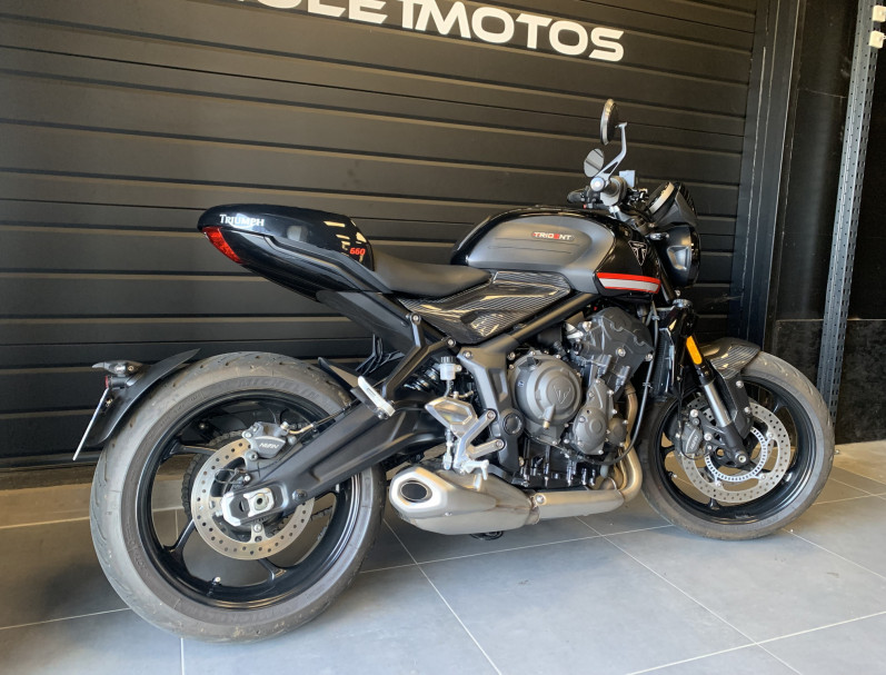 TRIUMPH TRIDENT 660