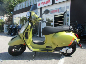 VESPA GTS 300 SUPER sport
