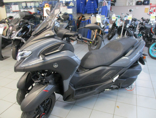 YAMAHA TRICITY 300