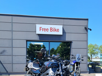 YAMAHA XSR 900
