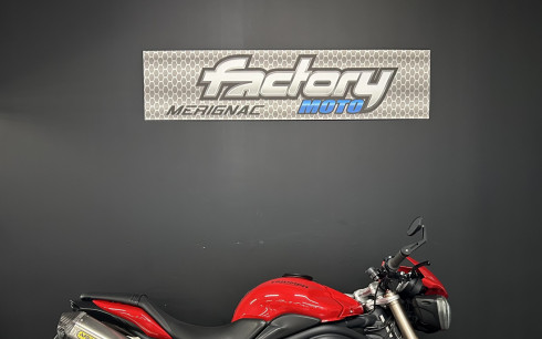 TRIUMPH SPEED TRIPLE 1050