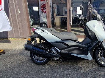 YAMAHA XMAX 300 Tech Max