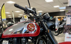 BSA GOLDSTAR 650