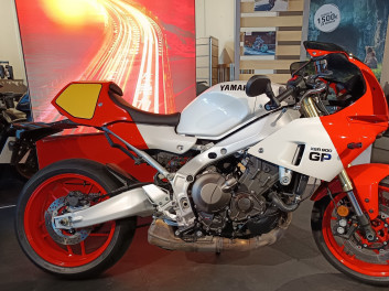 YAMAHA XSR 900 GP
