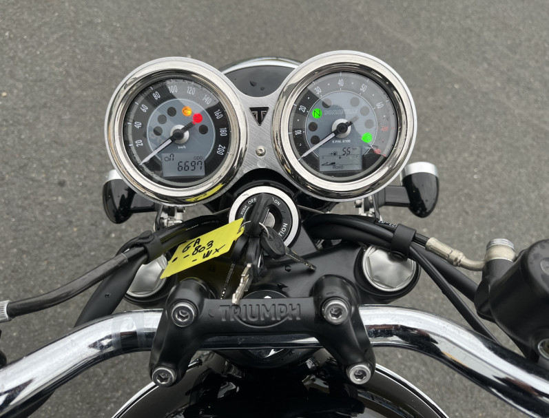 TRIUMPH BONNEVILLE T120