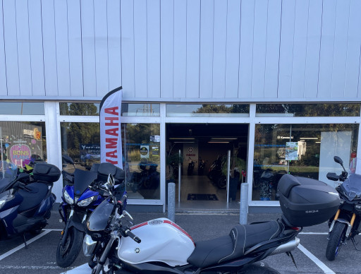 YAMAHA FZ6 (98CV)