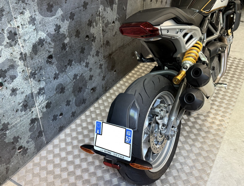 INDIAN FTR 1200 R CARBON PREMIUM 700kms!