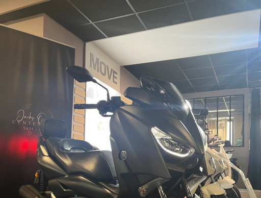 YAMAHA XMAX 125