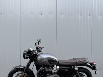 TRIUMPH Bonneville T120 Black