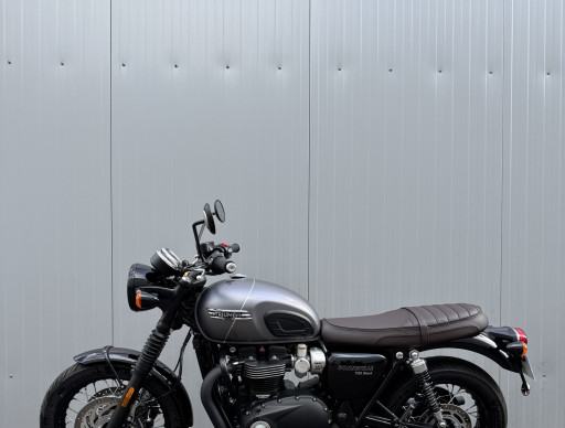 TRIUMPH Bonneville T120 Black