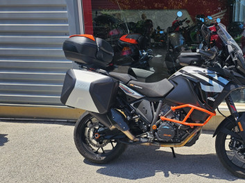 KTM1290 SUPER ADVENTURE S AKRAPOVIC