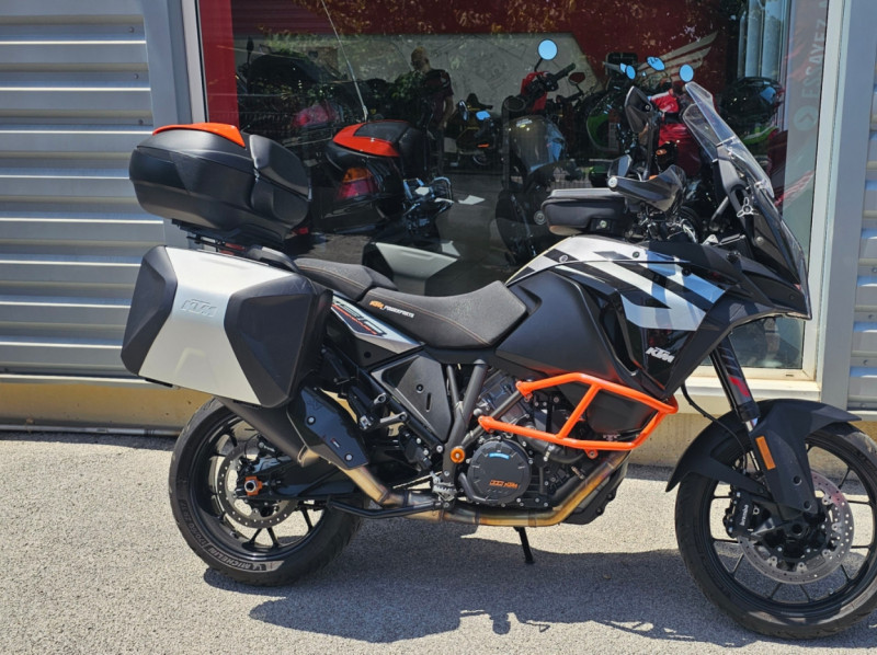 KTM1290 SUPER ADVENTURE S AKRAPOVIC