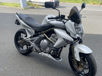 KAWASAKI ER-6