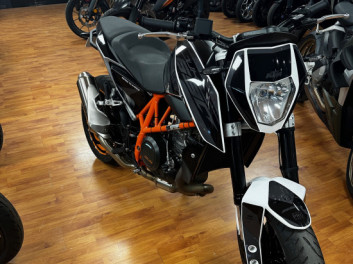 KTM 690 DUKE