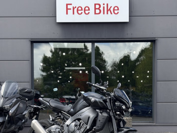 YAMAHA MT-10