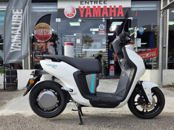 YAMAHA NEO