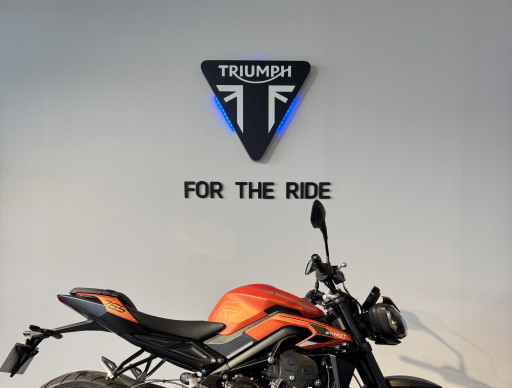 TRIUMPH STREET TRIPLE 765 R A2 POUR 168€ MOIS CHEZ TRIUMPH AGEN