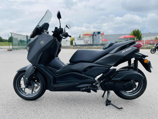 YAMAHA X-MAX 125 IRON
