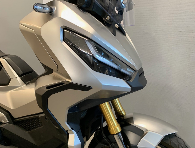 HONDA X-ADV 750 