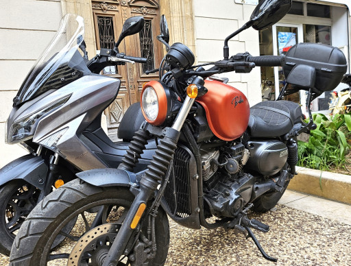 HYOSUNG GV 125 BOBBER