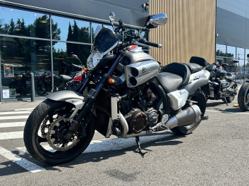 YAMAHA V-MAX 1700