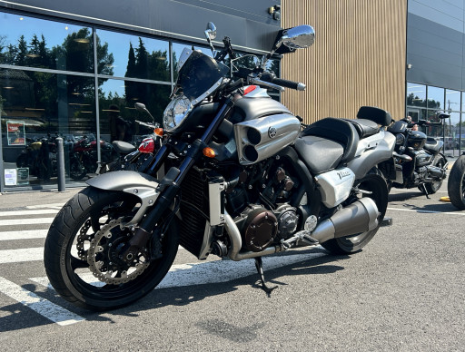 YAMAHA V-MAX 1700