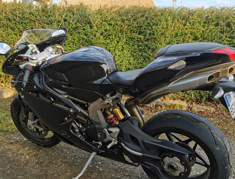 MV AGUSTA F4