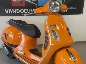 VESPA GTS SUPER SPORT - GARANTIE 1 AN
