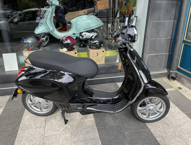 VESPA PRIMAVERA 50