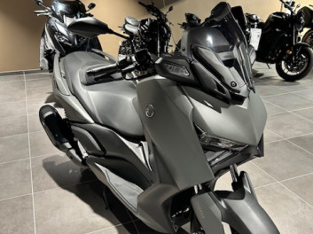 YAMAHA XMAX 300