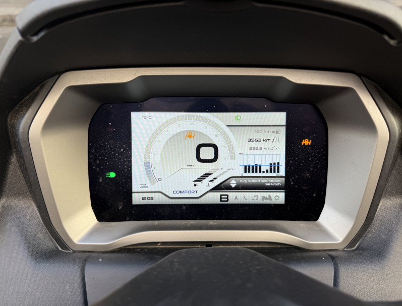 PIAGGIO MP3 530 CC HPE EXCLUSIVE GARANTIE 36 MOIS NOIR MAT TRES BON ETAT CRIT