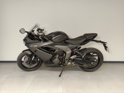 TRIUMPH DAYTONA 660