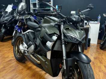 DUCATI STREETFIGHTER V2